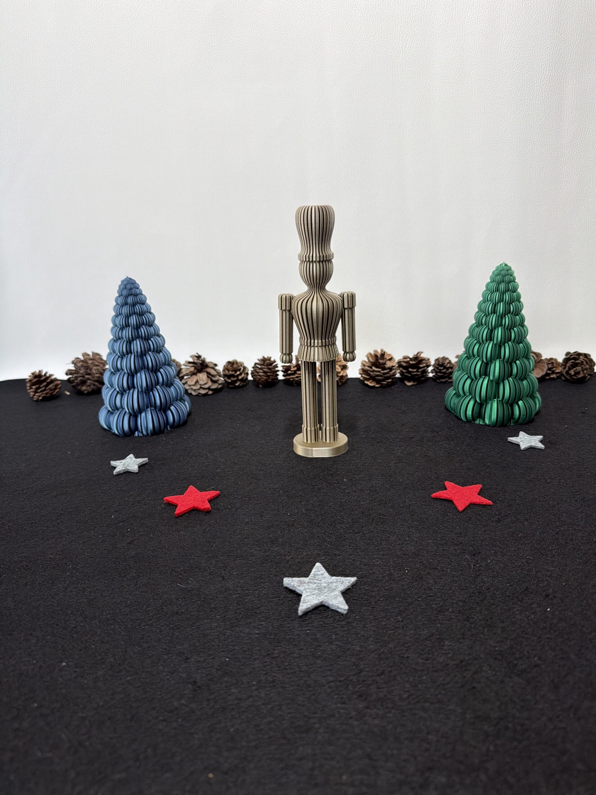 moderner Nussknacker gerippt in 5 edlen Farben – Bild 4