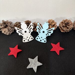Weihnachtsanhänger „Engel mit Sternen“