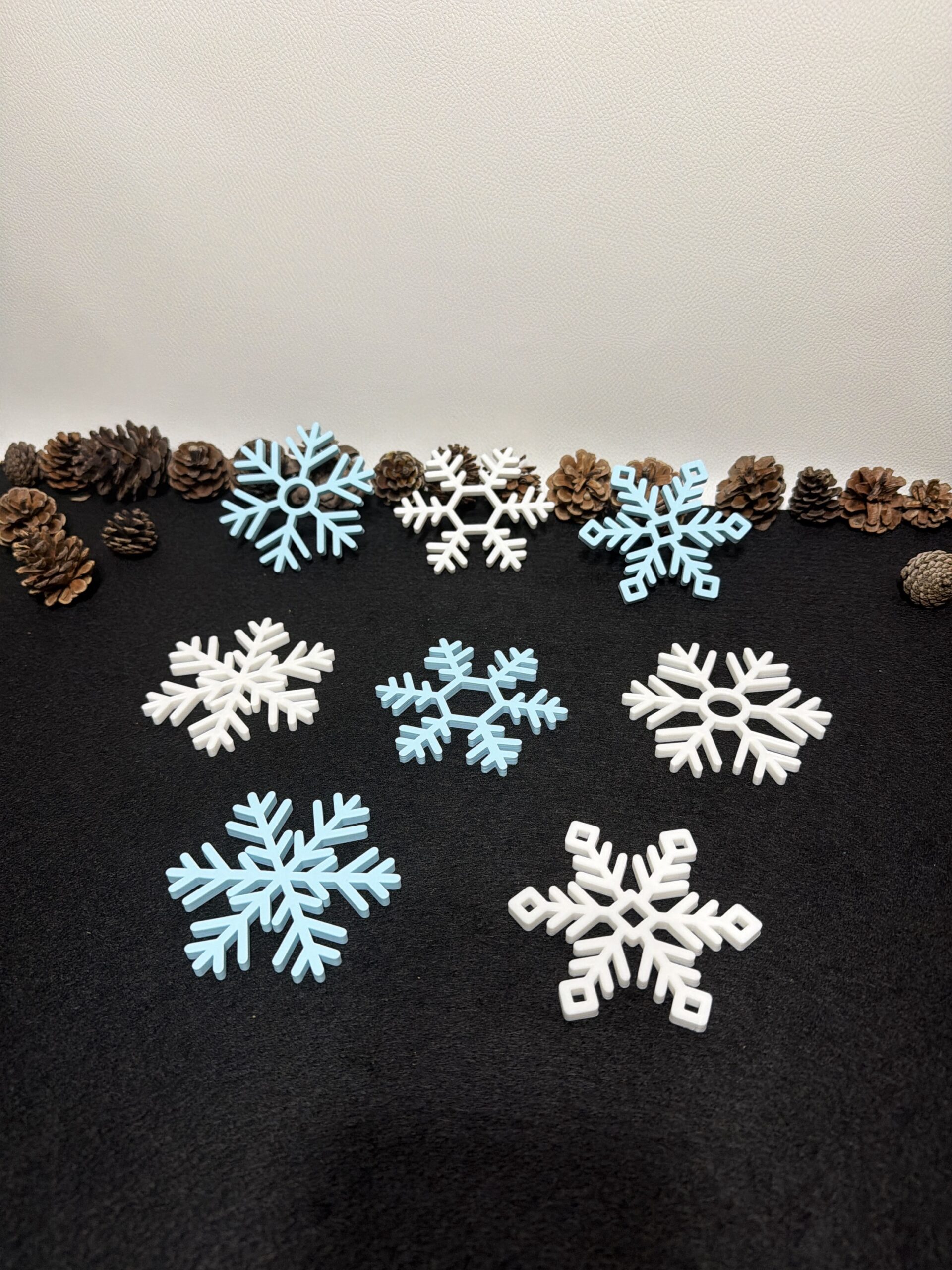 kleine Deko-Schneeflocken 4er-Set – Bild 3