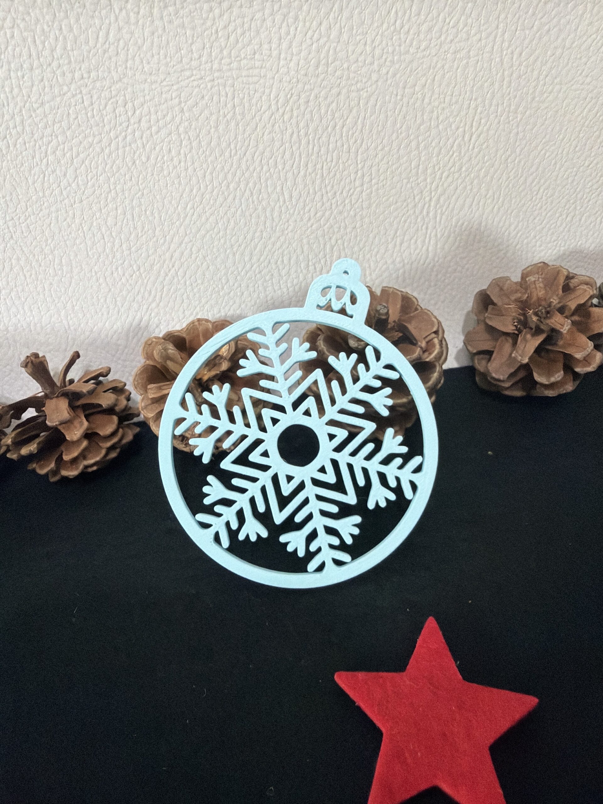 Weihnachtsanhänger „Schneeflocke mit Mittelöffnung“ – Bild 3