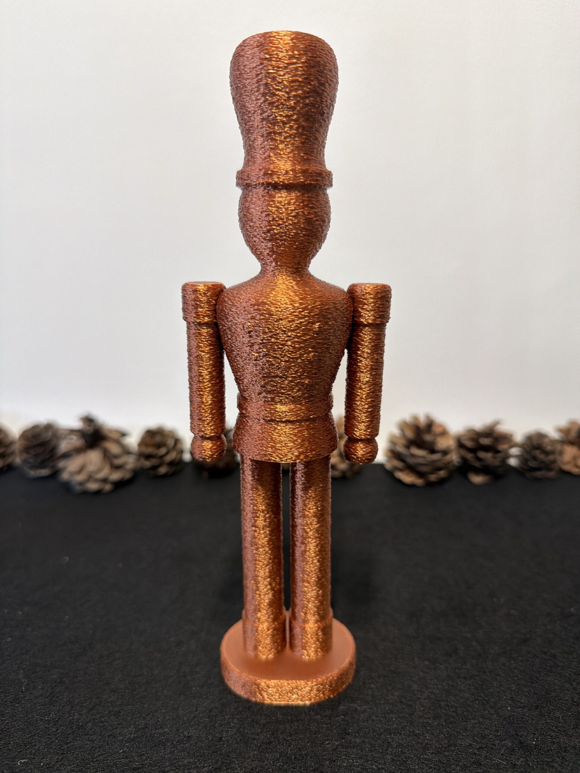 moderner Nussknacker fuzzy-Style in 5 edlen Farben – Bild 6