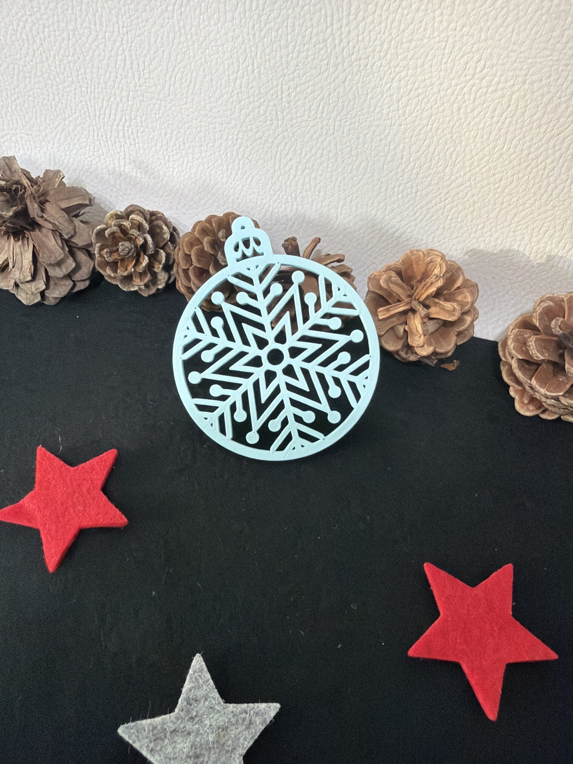 Weihnachtsanhänger „Schneeflocken-Kugel“ – Bild 2