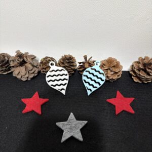 Weihnachtsanhänger Tropfen mit Wellenmuster