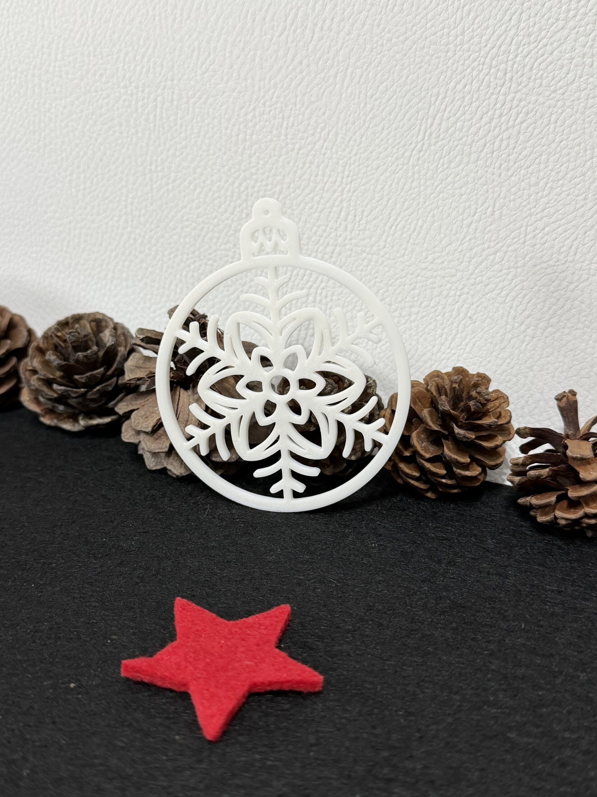 Weihnachtsanhänger „Schneeflocke im Ornament“ – Bild 3